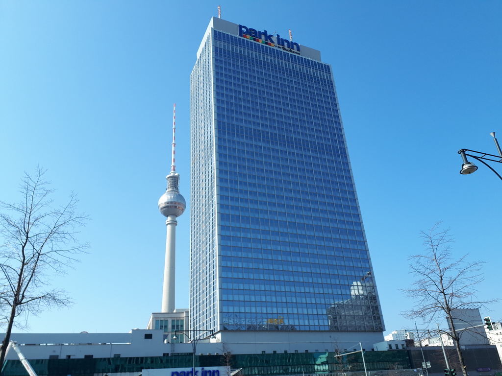Alexanderplatz, Hotel Park Inn e Torre della TV