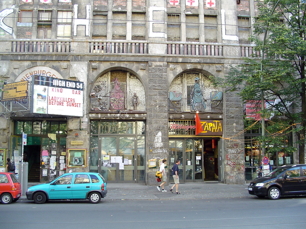 Il Cafe Zapata uno dei locali che si trovava all'interno dek centro culturale Tacheles a Mitte