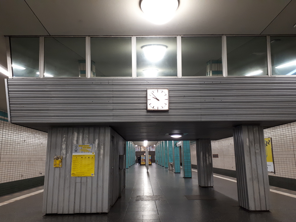 Particolare architettonico della stazione della metropolitana di Tierpark