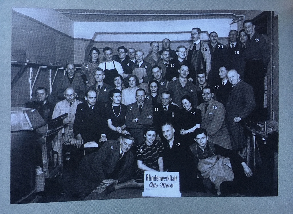 Otto Weidt e i collaboratori della sua fabbrica