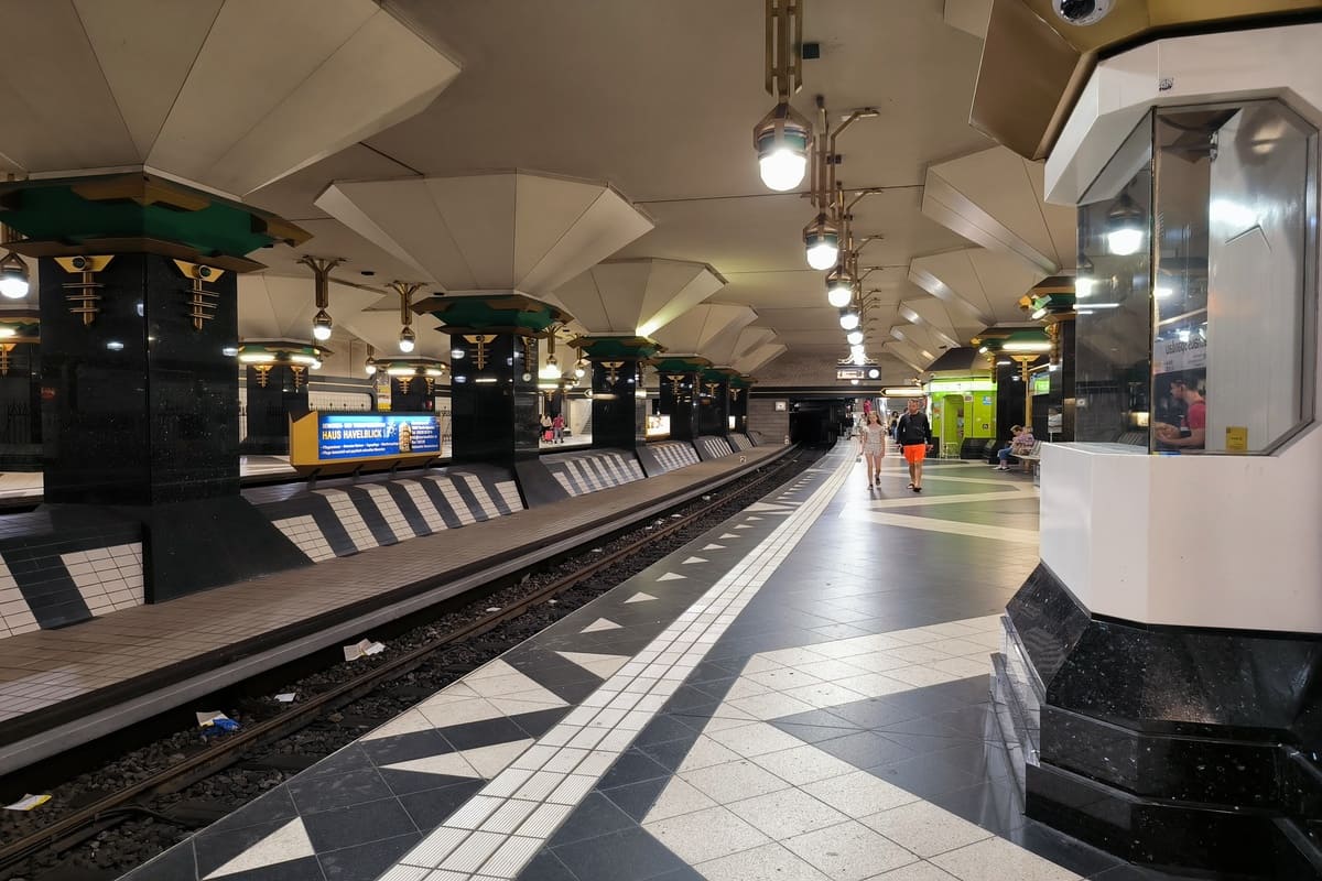 Stazione Rathaus Spandau